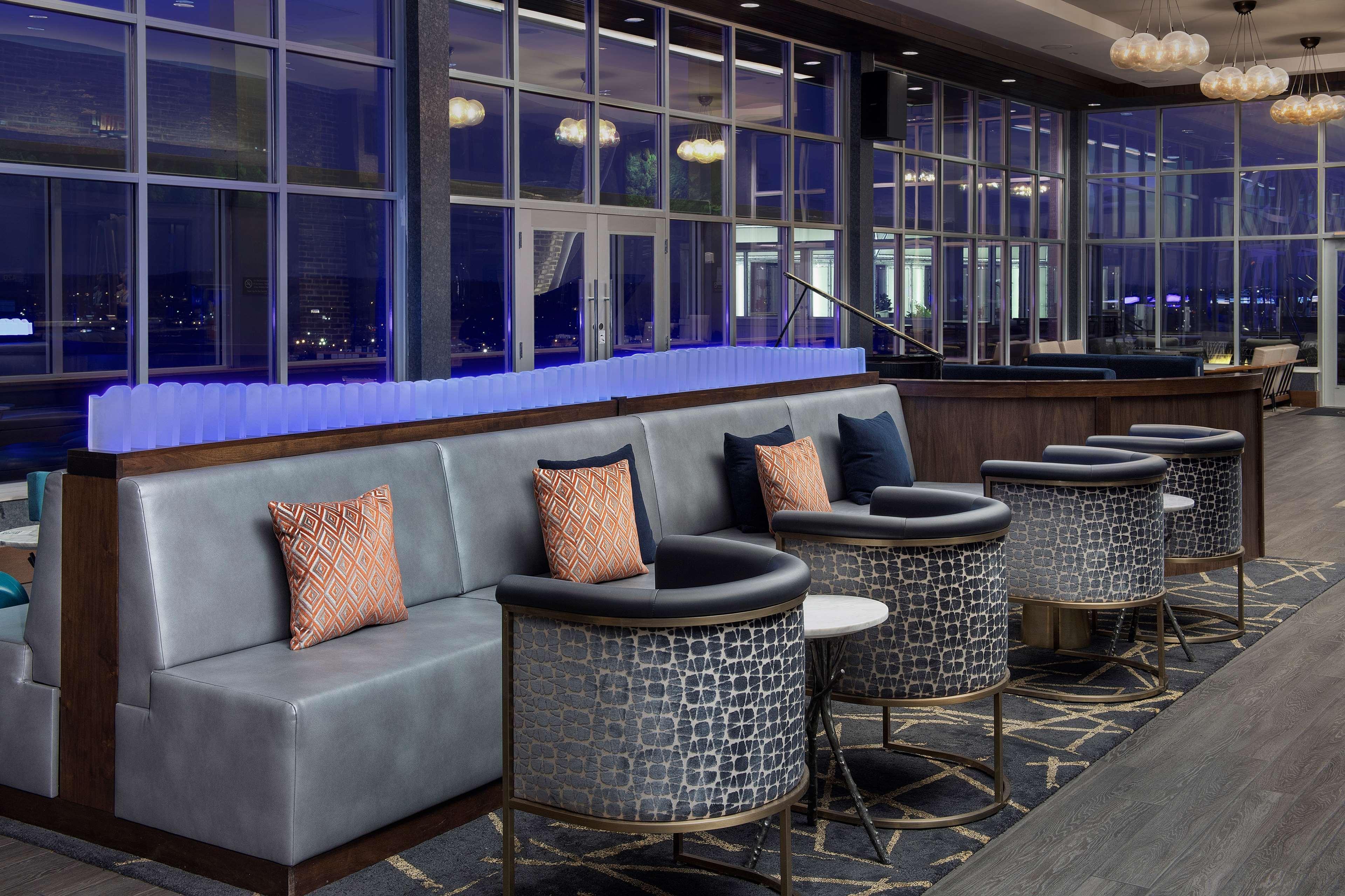 Embassy Suites By Hilton Knoxville Downtown Экстерьер фото