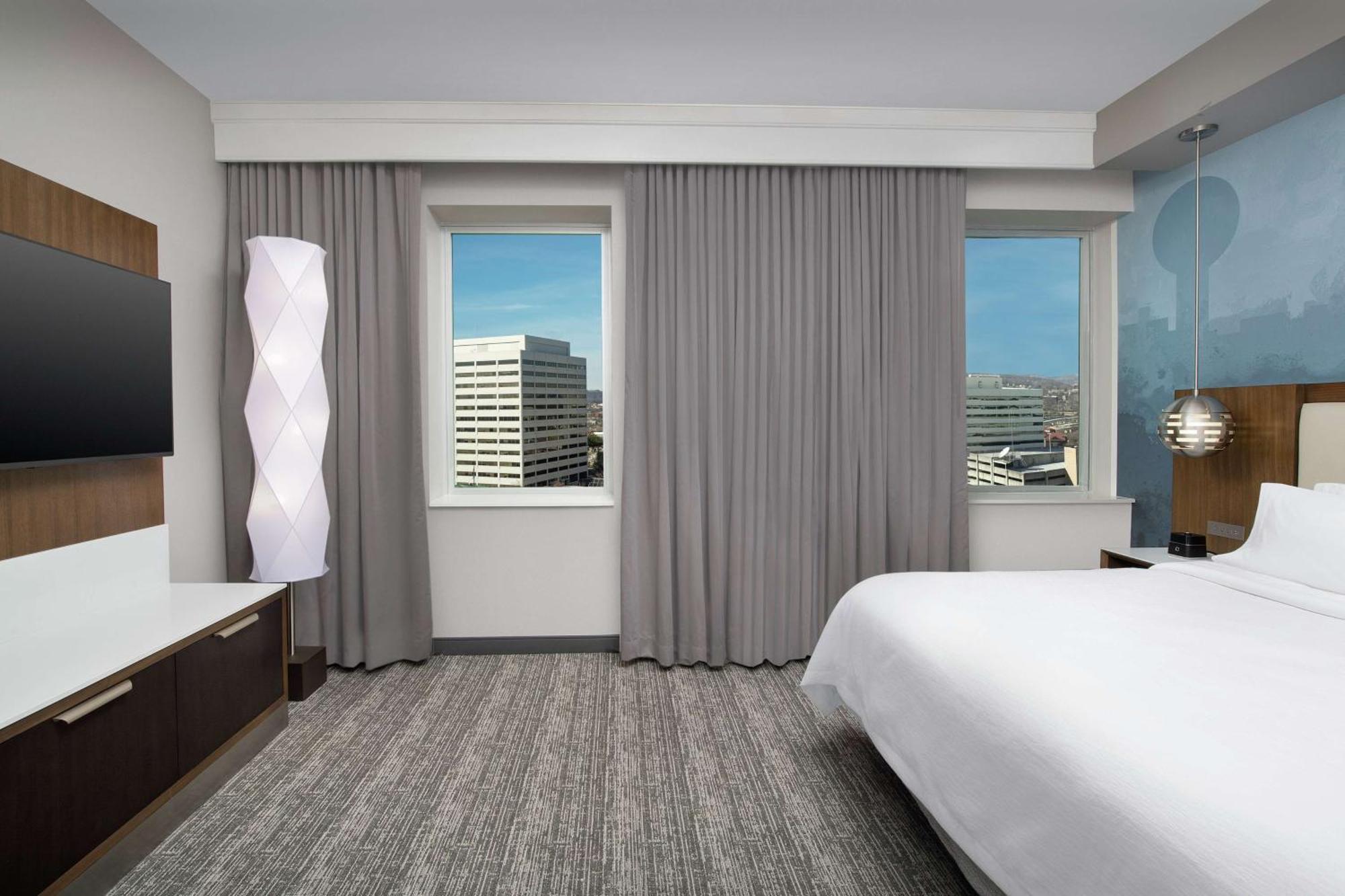 Embassy Suites By Hilton Knoxville Downtown Экстерьер фото