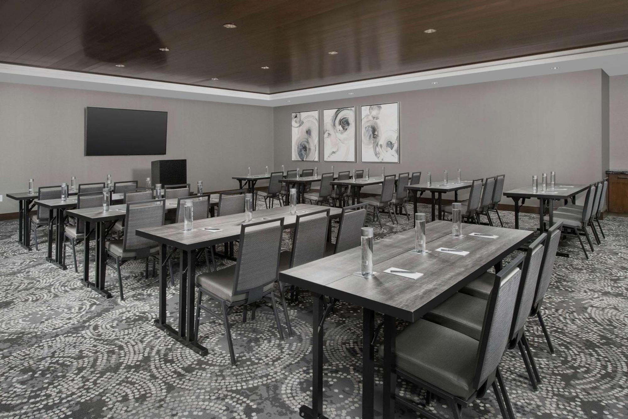 Embassy Suites By Hilton Knoxville Downtown Экстерьер фото