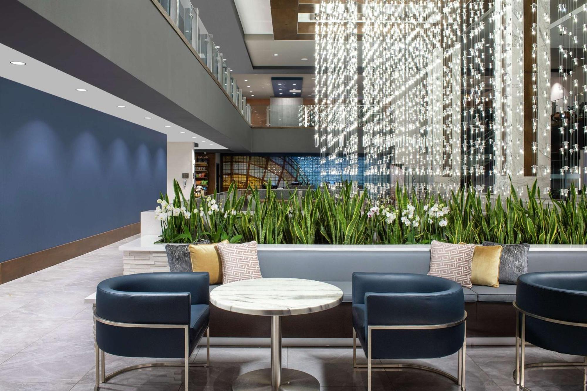Embassy Suites By Hilton Knoxville Downtown Экстерьер фото